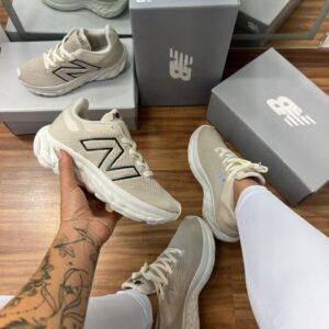 Tênis NB Fresh Foam X 1080 V14 Premium Feminino.